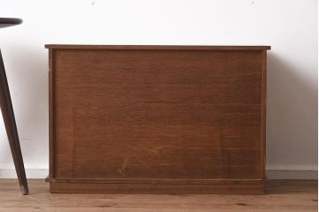 アンティーク家具　昭和初期　モールガラス入りのシンプルな戸棚(収納棚、キャビネット)(R-040055)