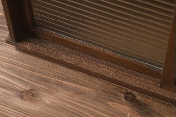 アンティーク家具　昭和初期　モールガラス入りのシンプルな戸棚(収納棚、キャビネット)(R-040055)