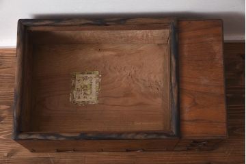 アンティーク雑貨　昭和初期　ケヤキ材　三ツ爪五徳付き!ダイナミックな杢目が目を引く木製火鉢(長火鉢)(R-040056)