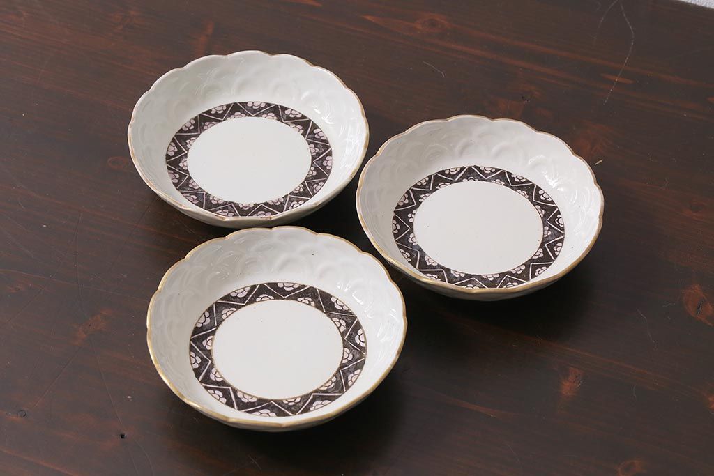アンティーク雑貨 江戸明治期 白磁陽刻なます皿3枚セット(中皿、和食器)(R-040064)