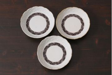 アンティーク雑貨　江戸明治期　白磁陽刻なます皿3枚セット(中皿、和食器)(R-040065)