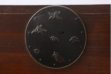 アンティーク家具　明治期　前面桐材　鶴亀図　上質な和の雰囲気漂う重ね箪笥(衣装箪笥、桐箪笥、桐たんす)(R-040072)