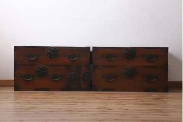 アンティーク家具　明治期　前面桐材　鶴亀図　上質な和の雰囲気漂う重ね箪笥(衣装箪笥、桐箪笥、桐たんす)(R-040072)