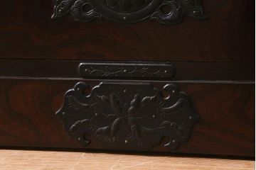 中古　伝統民芸　岩谷堂箪笥　こだわりの意匠が目を引く衣装箪笥(整理箪笥、引き出し、チェスト)(R-040074)