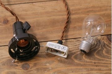 アンティーク照明　戦前　昔懐かしい白い平笠シェードの吊り下げ照明(天井照明、電笠、ペンダントライト)(R-040081)