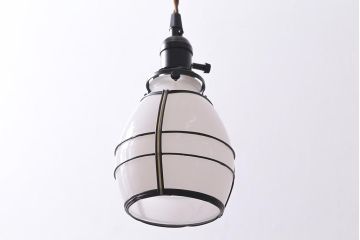 アンティーク照明　シンプルなラインが趣あるレトロな吊り下げ照明(天井照明、電笠、ペンダントライト)(R-040082)