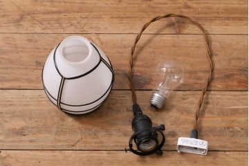 アンティーク照明　シンプルなラインが趣あるレトロな吊り下げ照明(天井照明、電笠、ペンダントライト)(R-040082)