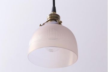 アンティーク照明　上品な雰囲気漂うオパールガラスのペンダントライト(天井照明、吊り下げ照明)(R-040085)