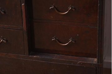 アンティーク家具　和製アンティーク　明治大正期　総ケヤキ材　玉杢　銅金具　赤みがかった色味がレトロな小箪笥(引き出し、小物収納)(R-040086)