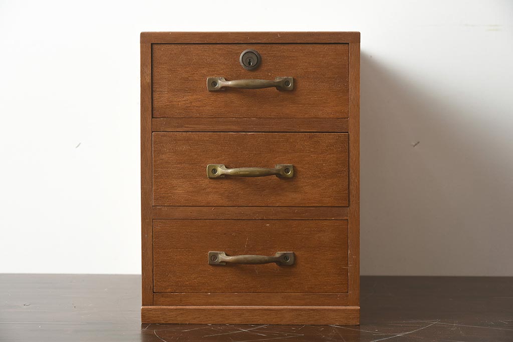 レトロ家具　昭和レトロ　昭和中期　素朴な風合いがレトロな小引き出し(小物収納、卓上収納)(R-040092)