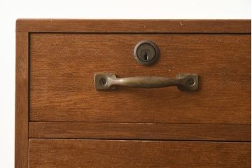 レトロ家具　昭和レトロ　昭和中期　素朴な風合いがレトロな小引き出し(小物収納、卓上収納)(R-040092)