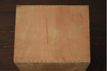 レトロ家具　昭和中期　ネームプレート付き　ナラ材　ナチュラルな雰囲気が魅力の小引出し(卓上収納、小物収納)(R-040094)