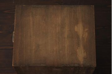 アンティーク家具　和製アンティーク　昭和初期　味のある桐材製の小引き出し(卓上収納、小物収納)(R-040095)