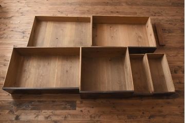 アンティーク家具　江戸明治期　前面ケヤキ材　閂(かんぬき)付き　希少!和の雰囲気を高める時代物の岩谷堂箪笥(衣裳箪笥、時代箪笥、収納箪笥)(R-040099)