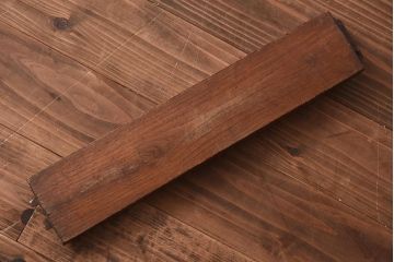 アンティーク家具　江戸明治期　前面ケヤキ材　閂(かんぬき)付き　希少!和の雰囲気を高める時代物の岩谷堂箪笥(衣裳箪笥、時代箪笥、収納箪笥)(R-040099)