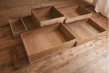 アンティーク家具　江戸明治期　前面ケヤキ材　閂(かんぬき)付き　希少!和の雰囲気を高める時代物の岩谷堂箪笥(衣裳箪笥、時代箪笥、収納箪笥)(R-040099)