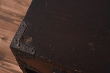 アンティーク家具　江戸明治期　前面ケヤキ材　閂(かんぬき)付き　希少!和の雰囲気を高める時代物の岩谷堂箪笥(衣裳箪笥、時代箪笥、収納箪笥)(R-040099)