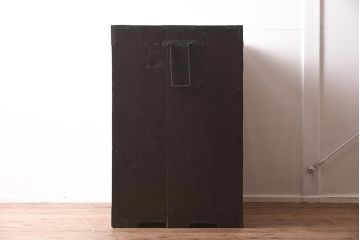 アンティーク家具　江戸明治期　前面ケヤキ材　閂(かんぬき)付き　希少!和の雰囲気を高める時代物の岩谷堂箪笥(衣裳箪笥、時代箪笥、収納箪笥)(R-040099)