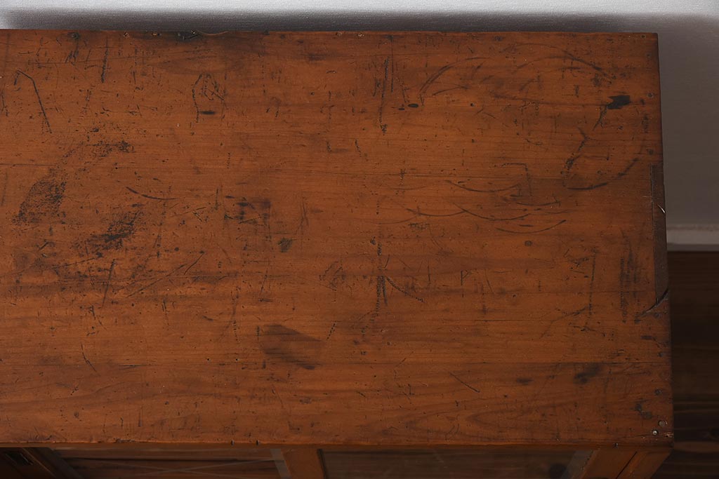 アンティーク家具　引き出し付き　ガラスの模様がおしゃれな小型の収納棚(戸棚、キャビネット)(R-040100)