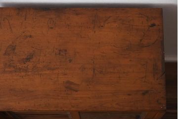 アンティーク家具　引き出し付き　ガラスの模様がおしゃれな小型の収納棚(戸棚、キャビネット)(R-040100)