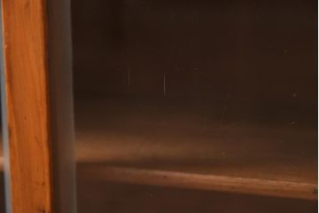 アンティーク家具　引き出し付き　ガラスの模様がおしゃれな小型の収納棚(戸棚、キャビネット)(R-040100)