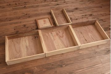 アンティーク家具　三方ケヤキ材　戸棚と引き出しが備わったレトロなキャビネット(収納棚)(R-040101)