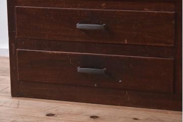 アンティーク家具　三方ケヤキ材　戸棚と引き出しが備わったレトロなキャビネット(収納棚)(R-040101)