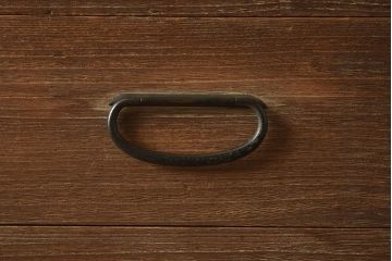 アンティーク家具　昭和初期　総桐材　味わい深い風合いのシンプルな重ね箪笥(衣裳箪笥、時代箪笥、桐箪笥、桐たんす)(R-040102)