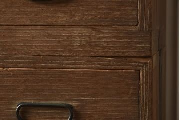 アンティーク家具　昭和初期　総桐材　味わい深い風合いのシンプルな重ね箪笥(衣裳箪笥、時代箪笥、桐箪笥、桐たんす)(R-040102)