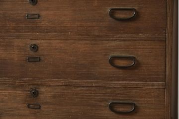 アンティーク家具　昭和初期　総桐材　味わい深い風合いのシンプルな重ね箪笥(衣裳箪笥、時代箪笥、桐箪笥、桐たんす)(R-040102)