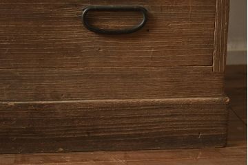 アンティーク家具　昭和初期　総桐材　味わい深い風合いのシンプルな重ね箪笥(衣裳箪笥、時代箪笥、桐箪笥、桐たんす)(R-040102)