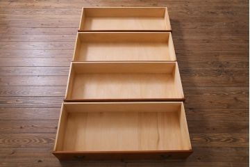 中古　横浜ダニエル(daniel)　A-103　エレガントな意匠が素敵な整理タンス(チェスト、引き出し)(R-040105)