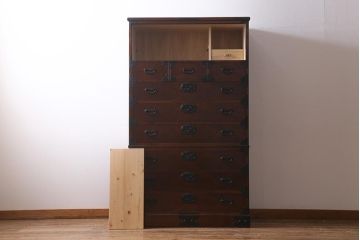 中古　国産民芸家具　力強い木目が目を引く衣装箪笥(重ね箪笥、引き出し、収納棚)(R-040107)