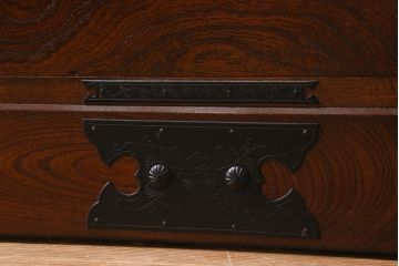 中古　国産民芸家具　力強い木目が目を引く衣装箪笥(重ね箪笥、引き出し、収納棚)(R-040107)