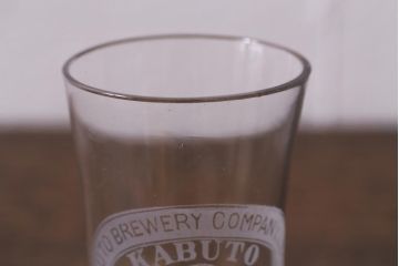 アンティーク雑貨　戦前　カブトビール　鼓型グラス(和ガラス、コップ)(R-040125)