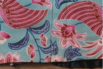 アンティーク雑貨　大正昭和初期　花鳥図　縮緬(ちりめん)長襦袢(古布正絹)(R-040129)