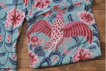 アンティーク雑貨　大正昭和初期　花鳥図　縮緬(ちりめん)長襦袢(古布正絹)(R-040129)