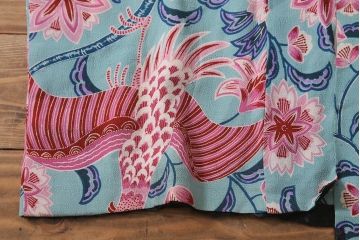 アンティーク雑貨　大正昭和初期　花鳥図　縮緬(ちりめん)長襦袢(古布正絹)(R-040129)