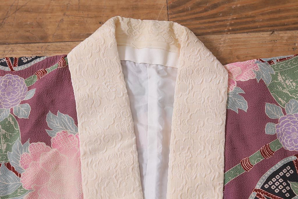 アンティーク雑貨　大正昭和初期　和楽器に花模様　縮緬(ちりめん)長襦袢(正絹古布)(R-040130)