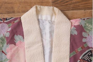 アンティーク雑貨　大正昭和初期　和楽器に花模様　縮緬(ちりめん)長襦袢(正絹古布)(R-040130)