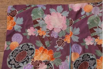 アンティーク雑貨　大正昭和初期　和楽器に花模様　縮緬(ちりめん)長襦袢(正絹古布)(R-040130)