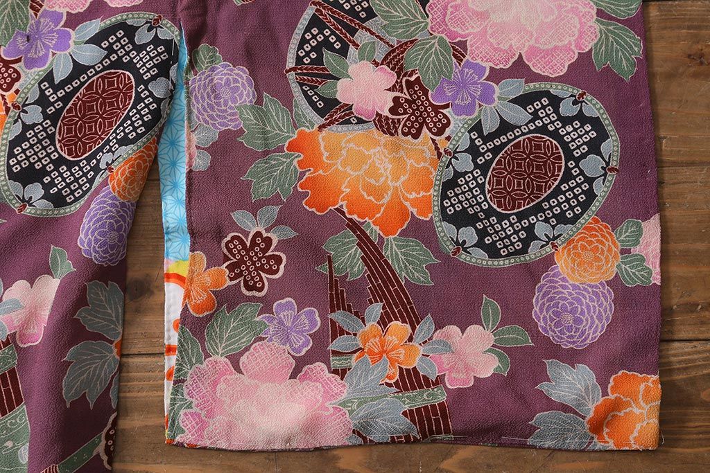 アンティーク雑貨　大正昭和初期　和楽器に花模様　縮緬(ちりめん)長襦袢(正絹古布)(R-040130)