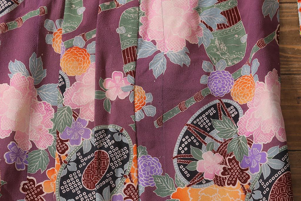 アンティーク雑貨　大正昭和初期　和楽器に花模様　縮緬(ちりめん)長襦袢(正絹古布)(R-040130)