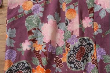 アンティーク雑貨　大正昭和初期　和楽器に花模様　縮緬(ちりめん)長襦袢(正絹古布)(R-040130)