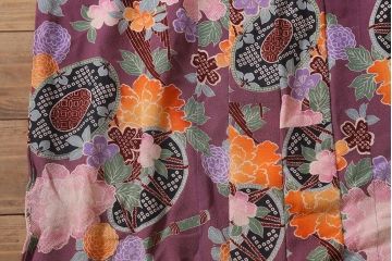 アンティーク雑貨　大正昭和初期　和楽器に花模様　縮緬(ちりめん)長襦袢(正絹古布)(R-040130)