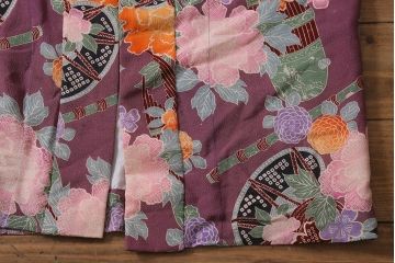 アンティーク雑貨　大正昭和初期　和楽器に花模様　縮緬(ちりめん)長襦袢(正絹古布)(R-040130)