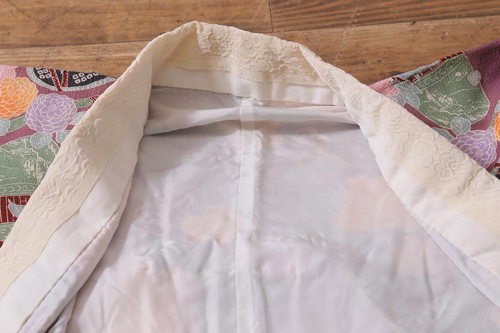 アンティーク雑貨　大正昭和初期　和楽器に花模様　縮緬(ちりめん)長襦袢(正絹古布)(R-040130)