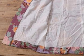 アンティーク雑貨　大正昭和初期　和楽器に花模様　縮緬(ちりめん)長襦袢(正絹古布)(R-040130)