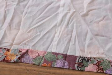 アンティーク雑貨　大正昭和初期　和楽器に花模様　縮緬(ちりめん)長襦袢(正絹古布)(R-040130)