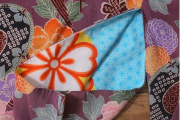 アンティーク雑貨　大正昭和初期　和楽器に花模様　縮緬(ちりめん)長襦袢(正絹古布)(R-040130)